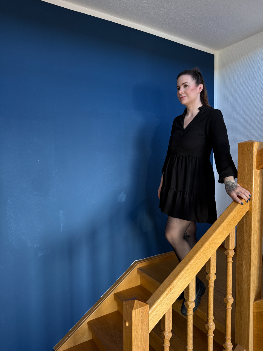 Nathalie von Geestglanz auf der Studio-Treppe