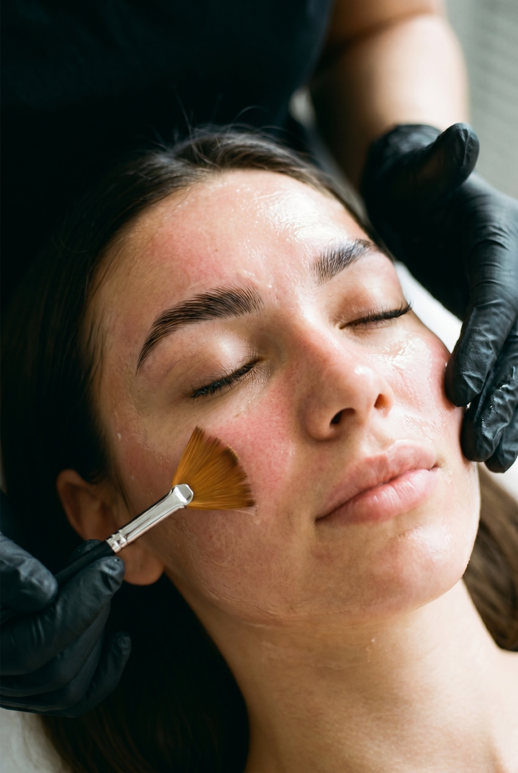 Fruchtsäure-Peeling mit Fächerpinsel im Geestglanz Studio